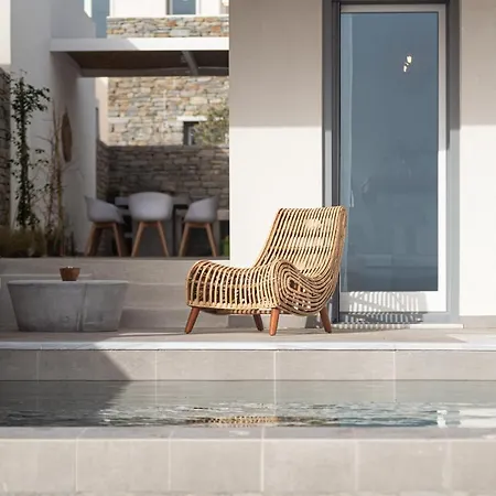 Summersalt Paros * Molos (Paros)