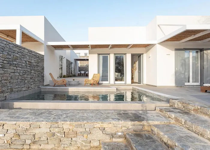 Summersalt Paros * Molos (Paros)