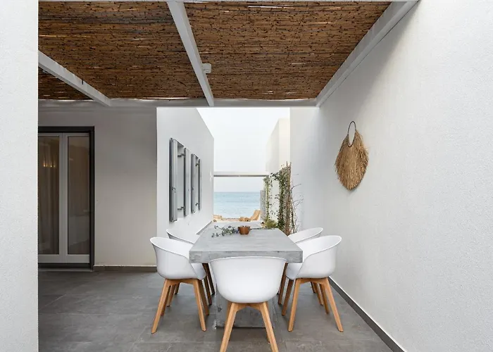 Willa Summersalt Paros