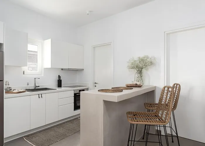 Summersalt Paros Molos (Paros)